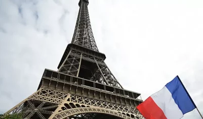 Глава ЦБ предупредил об экономическом удушении Франции