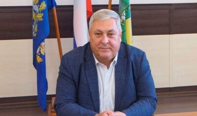 Камень увольнения: жители вступились за снятого с работы главу района