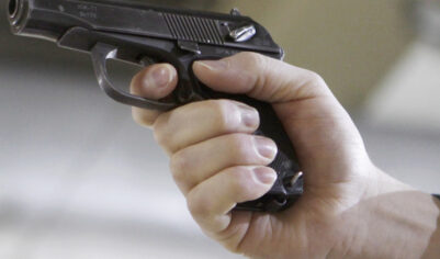 Посетитель подстрелил кассира в супермаркете на севере Москвы