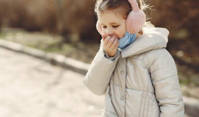 Кашель паром не излечишь: как правильно избавиться от детской простуды