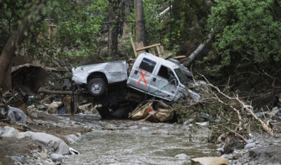 Без предупреждения: жертвами наводнений из-за проливных дождей стали более сорока человек