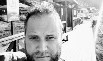 В зоне СВО погиб военкор Иван Зуев. Его вместе с коллегой атаковал БПЛА