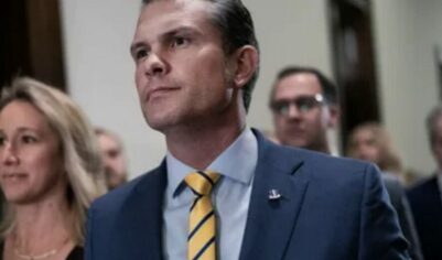 Самолет главы Пентагона подал сигнал бедствия над Атлантикой (ФОТО)