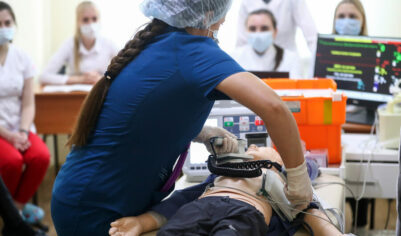 Студентов-медиков обяжут отрабатывать учебу. Что это значит?