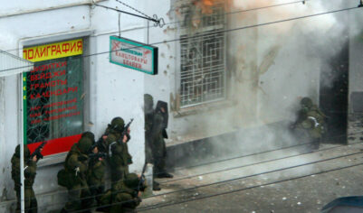 «То, что мы прожили, — это нереально». Как 200 боевиков Басаева напали на Нальчик