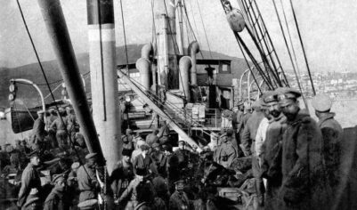 Навоевались досыта, время ломать винтовки: как Белая армия бежала из Крыма