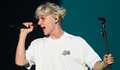 «Хватали и выталкивали»: концерт Вани Дмитриенко закончился скандалом