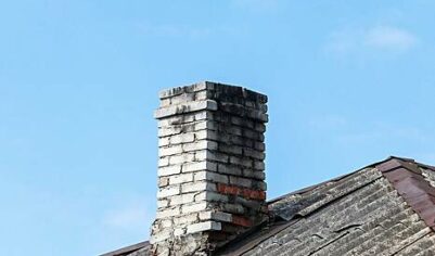 Во дворе Петербурга появилась «печка раздора»