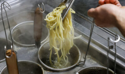 «Макароны странно пахли»: участники компьютерного марафона рассказали об отравлении