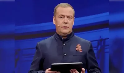 Медведев заявил, что украинцам надоел Зеленский