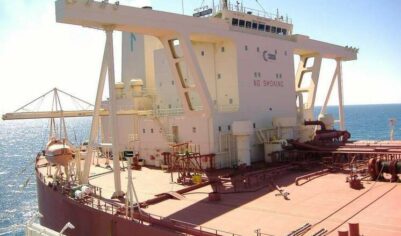 «Экспорт в фазе перебоев»: из-за санкций США танкеры с российской нефтью не могут разгрузиться