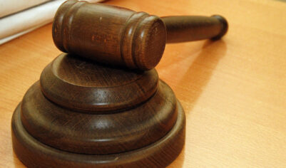 Оперативник получил полмиллиона за дело о захвате подростков в заложники водителем маршрутки