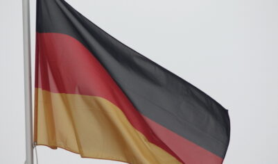 В Германии отменили аукцион артефактов Холокоста после массового протеста