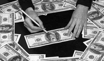 Нацбанк Украины прокомментировал происхождение найденной у Миндича валюты