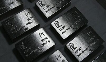 Золото отстает: серебро неожиданно заняло первое место среди драгоценных металлов