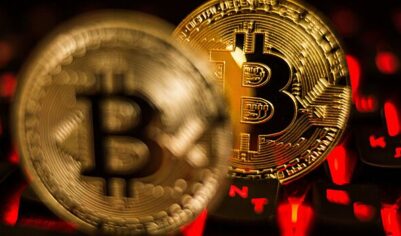 Стоимость биткоина упала до минимума за семь месяцев