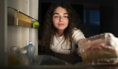 Заморить червяка: что съесть перед сном, чтобы заглушить голод и легче заснуть