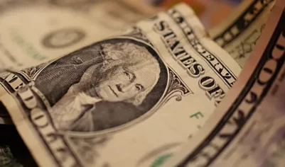 ЦБ понизил курс доллара на 2-5 ноября до 80,89 рубля