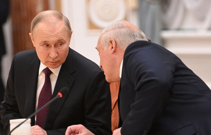 «Если будет плохо, вот мы сядем с Путиным, примем решение и бахнем "Орешник"»: Лукашенко определился «Если будет плохо, вот мы сядем с Путиным, примем решение и бахнем "Орешник"»: Лукашенко определился