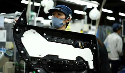 Одной из ведущих экономик мира стало остро не хватать людей