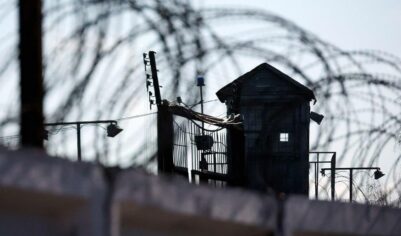 Готовили бунт? В колонию пытались провезти целый арсенал оружия: эксперт раскрыл цель заключенных в России