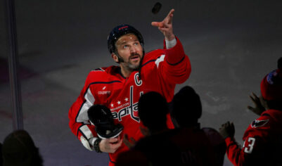 Кража исторической шайбы и пивной душ: как Овечкин забивал 900-й гол в НХЛ