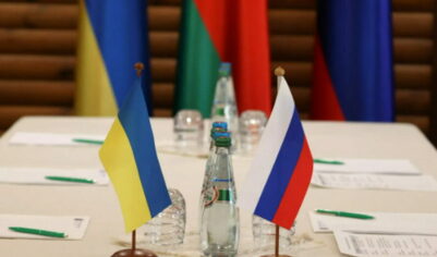 СМИ: Россия и Украина начали прямые незапланированные переговоры в Абу-Даби