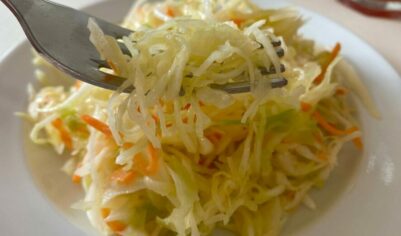 Хитрости мудрой хозяйки: Как сделать так, чтобы квашеная капуста не перекисала