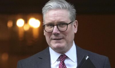 «Только выслужился перед Трампом»: в графстве Кент хотят сжечь Кира Стармера. Чей гнев он вызвал?