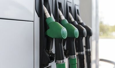 Бензин в США подешевел до 61 руб