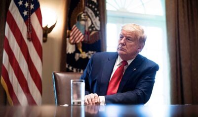 Богатейшая экономика сжалась из-за пошлин Трампа