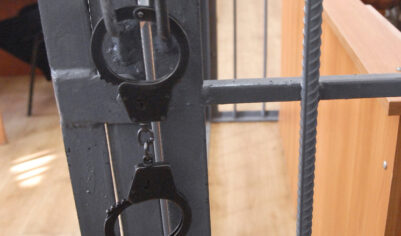 Продавца машины, застрелившего покупателя из арбалета, отправили в колонию на 18 лет