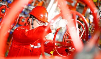 Bloomberg: Китай вышел в мировые лидеры по экспорту энергоносителей