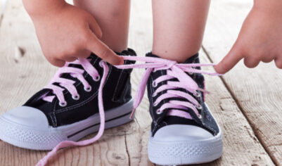 Что делать со шнурками, чтобы не развязывались в неподходящий момент