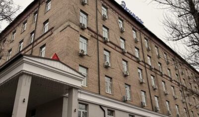 В гостинице рядом с «Внуково», куда отправляют застрявших пассажиров, мест не осталось