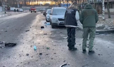 Жители домов по соседству с местом подрыва гаишников переживают из-за своих машин