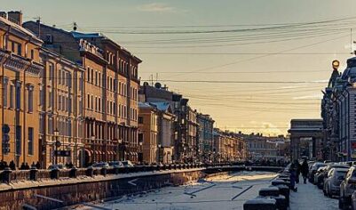 Работавший в Microsoft индиец переехал в Петербург и начал убирать улицы