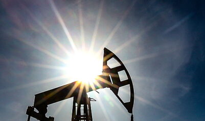 Доходы России от нефти и газа снизились на 22,4%