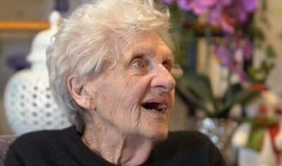 Робби Уильямс исполнил желание 94-летней поклонницы