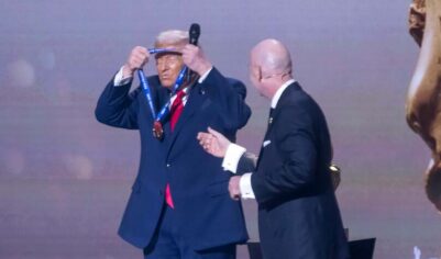 Дональду Трампу дали премию мира. Сбылась мечта президента