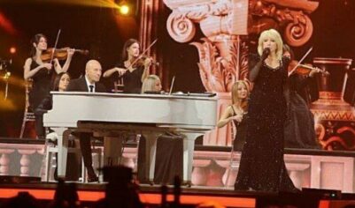 Платье дороже букета: как Аллегрова устроила мини-скандал с цветами на сцене