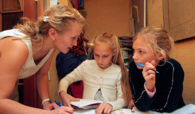 Знания тех, кто на семейном обучении, решили проверять почаще