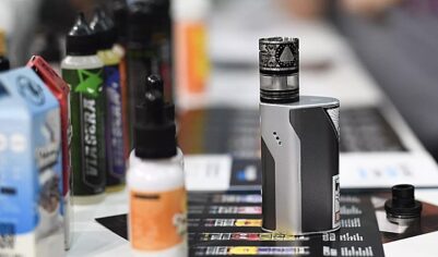 В Госдуму внесли поправки, запрещающие продажу вейпов