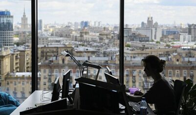 В России в 2027 году сократят список «неженских» профессий