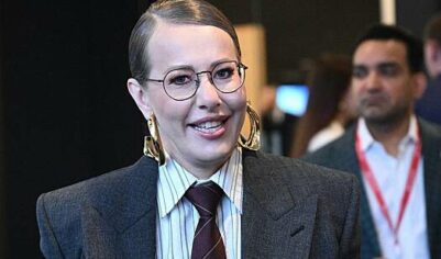 Собчак высмеяла кокошники на прямой линии с Путиным