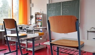 Более 500 классов в Петербурге закрыли на карантин