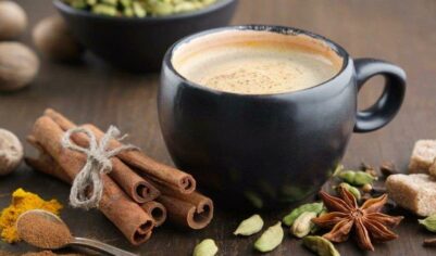 Согревающие напитки со всего мира: от классического глинтвейна до индийского масала-чая