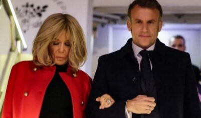 «Прилично выпил?»: в Сети обсуждают странное поведение Макрона при прибытии в Китай (ВИДЕО)