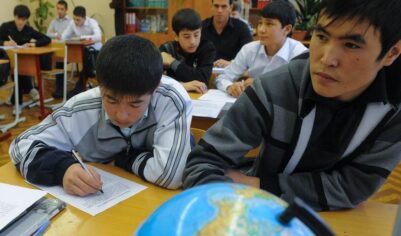 Мигрантам – дешевые билеты, а русским – новогодние повышения цен: «поручение Путина игнорируют»