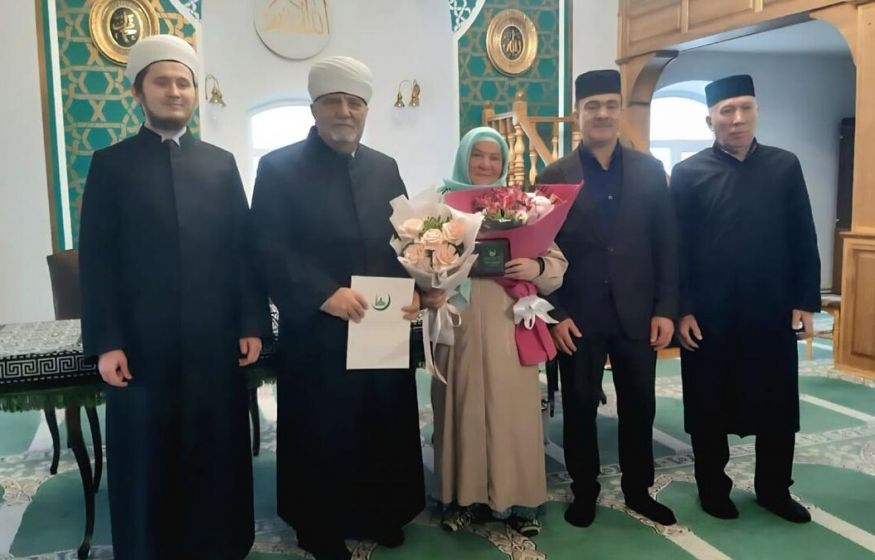 Призывала к расчленению России и сеяла рознь. ДУМ РФ наградило сепаратистку медалью: Колясников Призывала к расчленению России и сеяла рознь. ДУМ РФ наградило сепаратистку медалью: Колясников